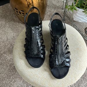 Aerosoles Black Zipper Heel Sandal.